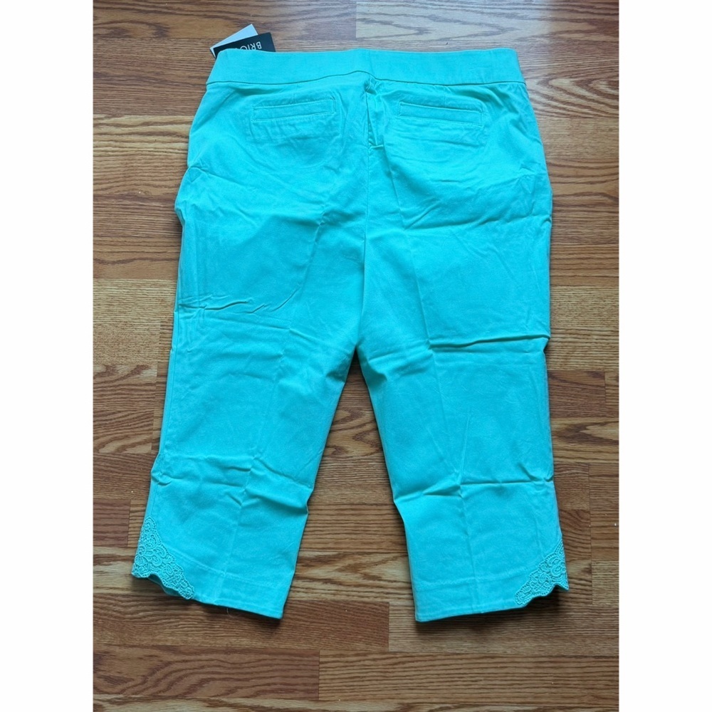 Briggs Capri Pants - Picture 3 of 6